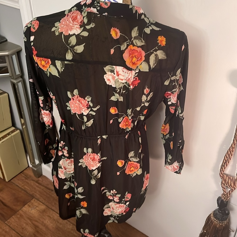 Top - Picture 6 of 9